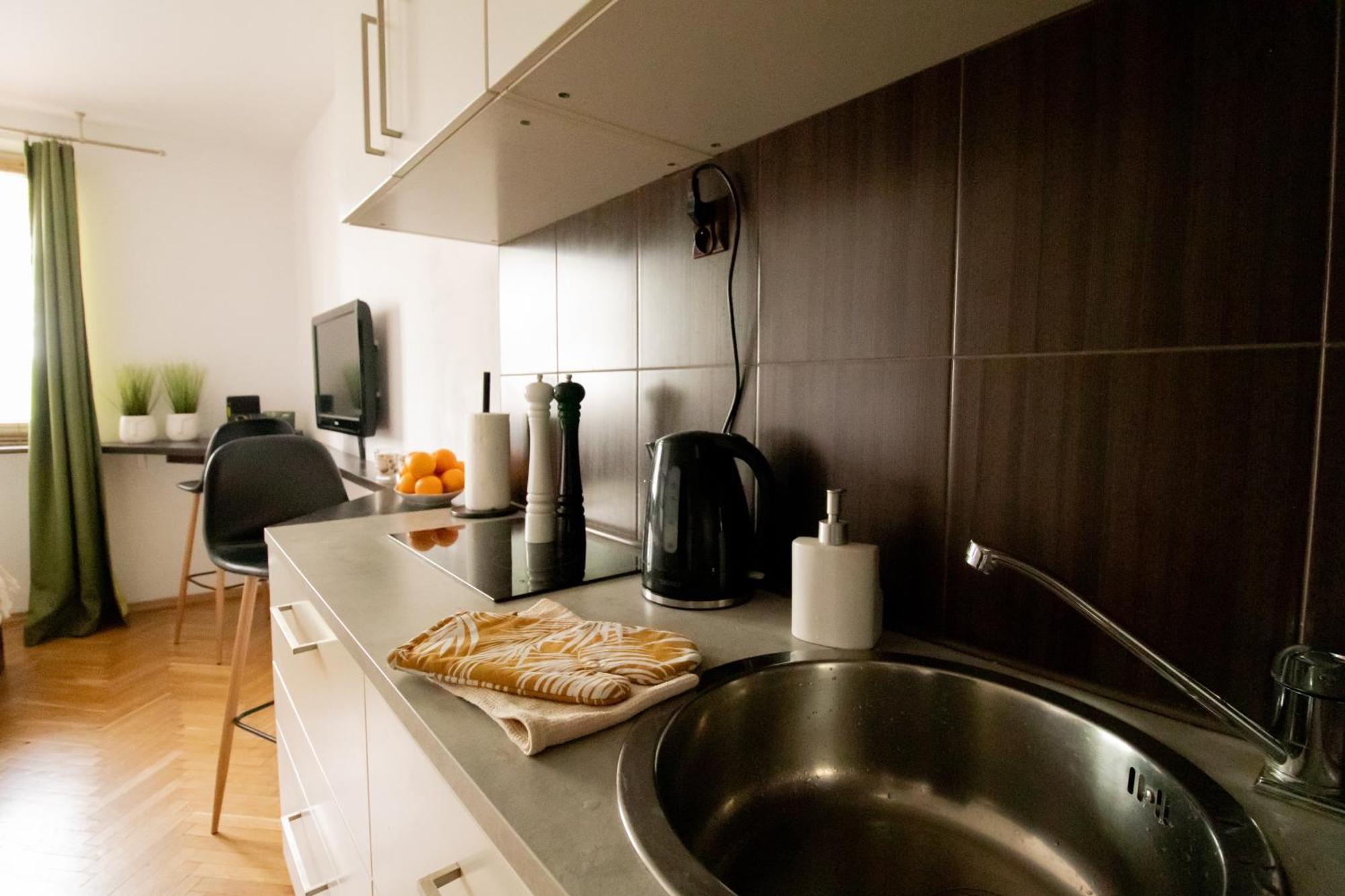 Piotrapartments - Daleka Cozy Train&Airport Apartment Varsó Kültér fotó